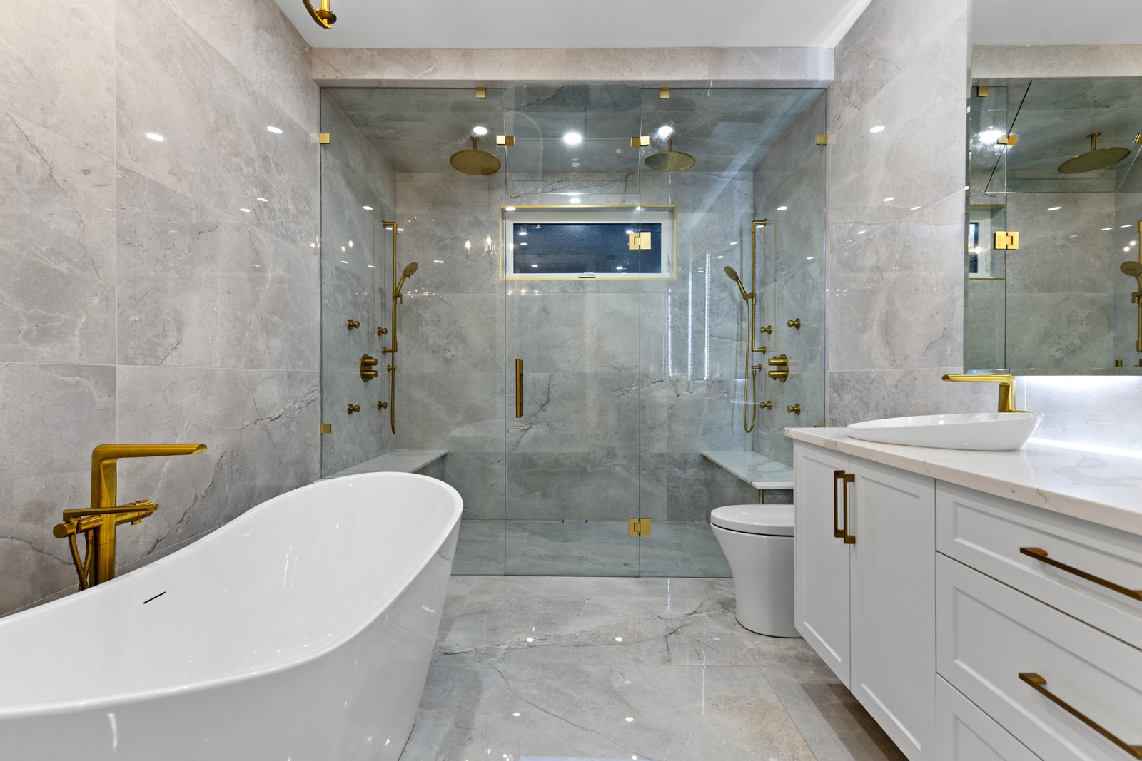 Canyon Ridge - Bathroom